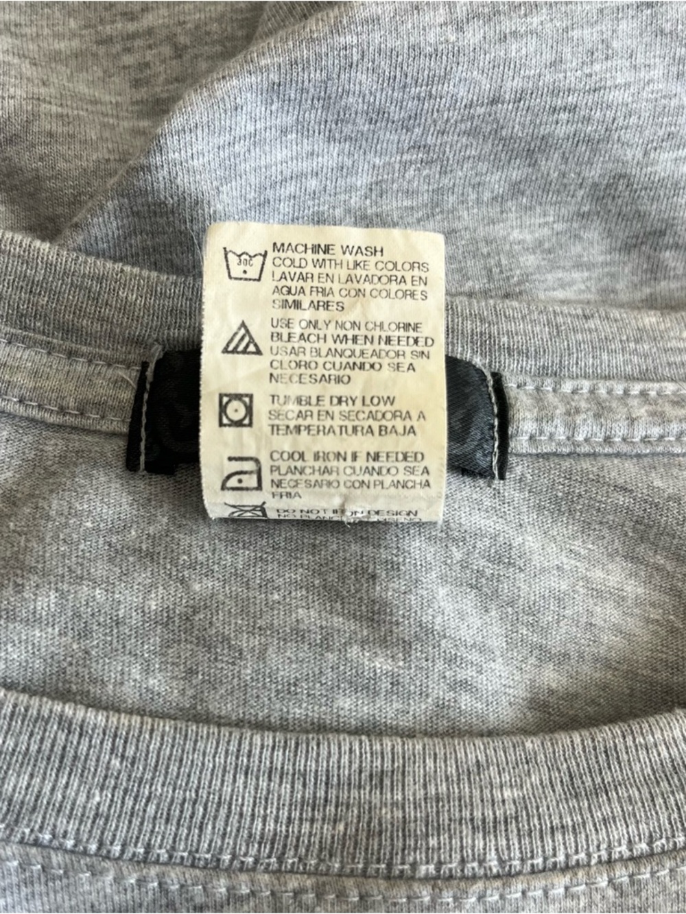 Mandee Y2K Peace Love Slim Fit Short Sleeve Graphic Top Gray Sz L - Picture 16 of 16